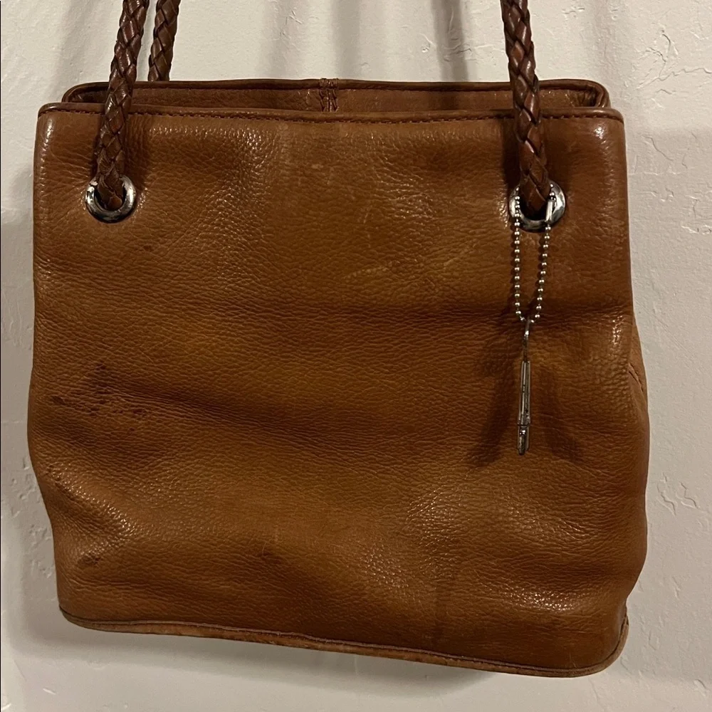 Elegant Genuine Leather Fossil Shoulder Bag - Picture 4 of 10